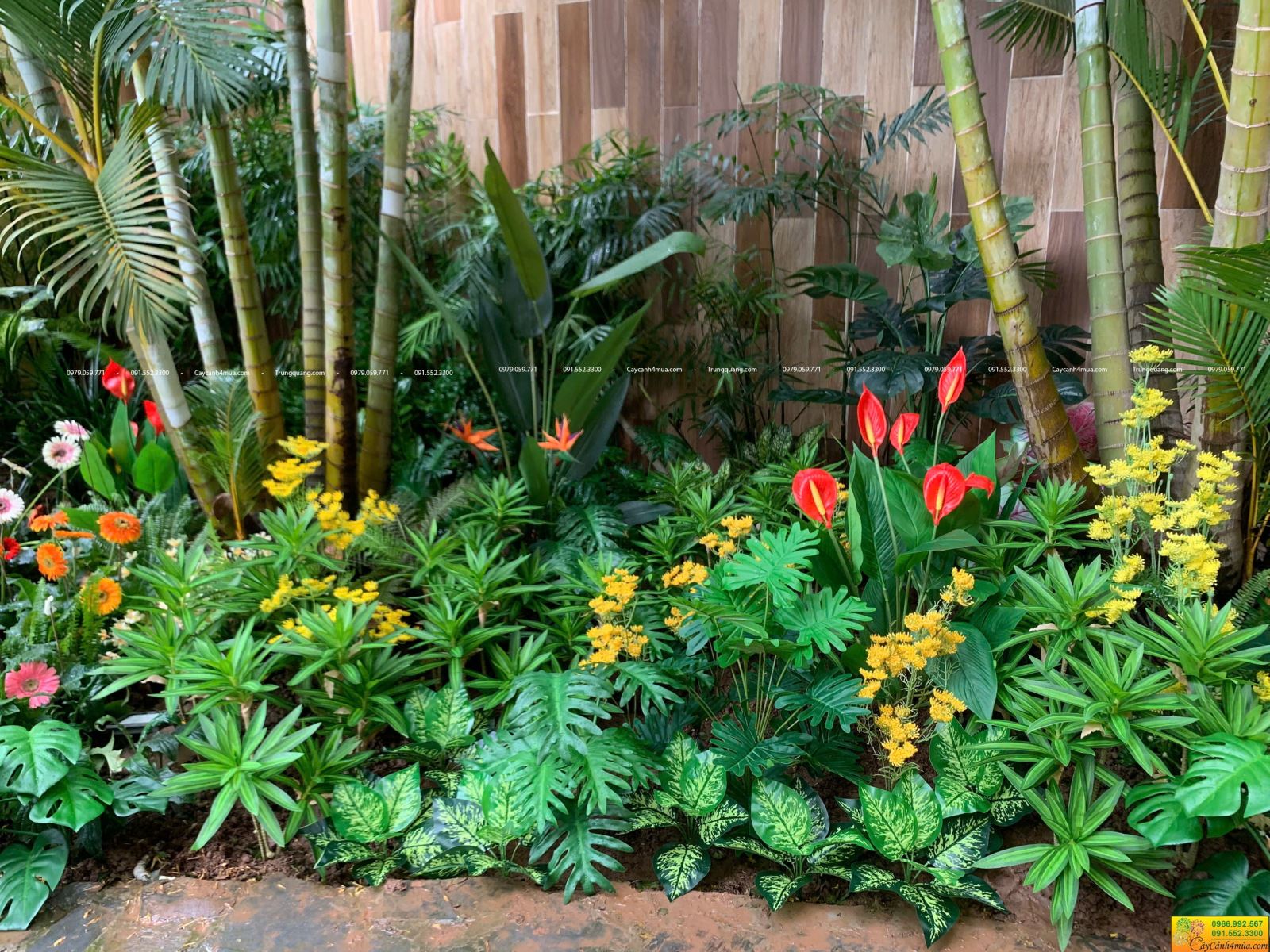 cây giả cắm mix cùng cây thật